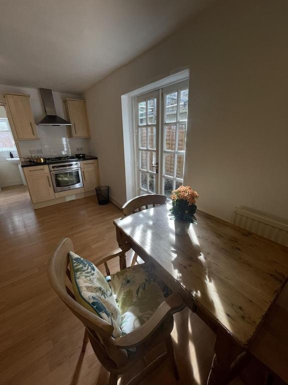 דירות לונדון Beautiful Ground Floor Garden Flat מראה חיצוני תמונה