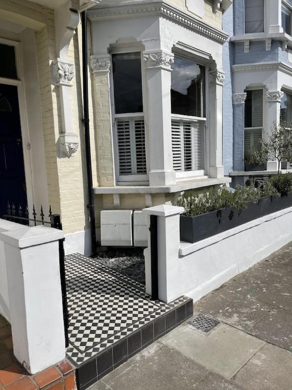 דירות לונדון Beautiful Ground Floor Garden Flat מראה חיצוני תמונה
